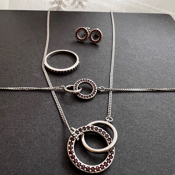 4 piece dainty real Czech garnet jewelry set - Picture 3 of 12